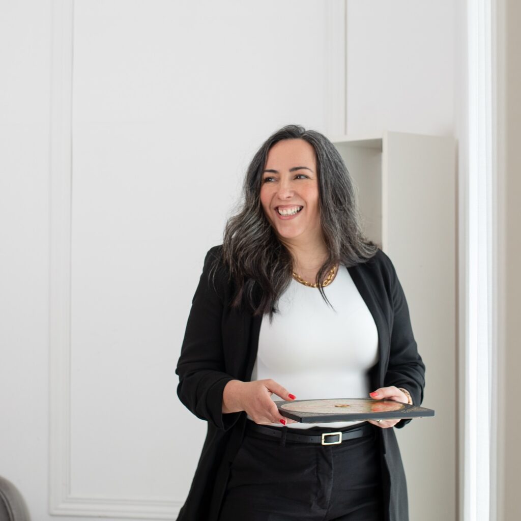 Instagram post from sandrajulio.fengshui. This post is in position 4.